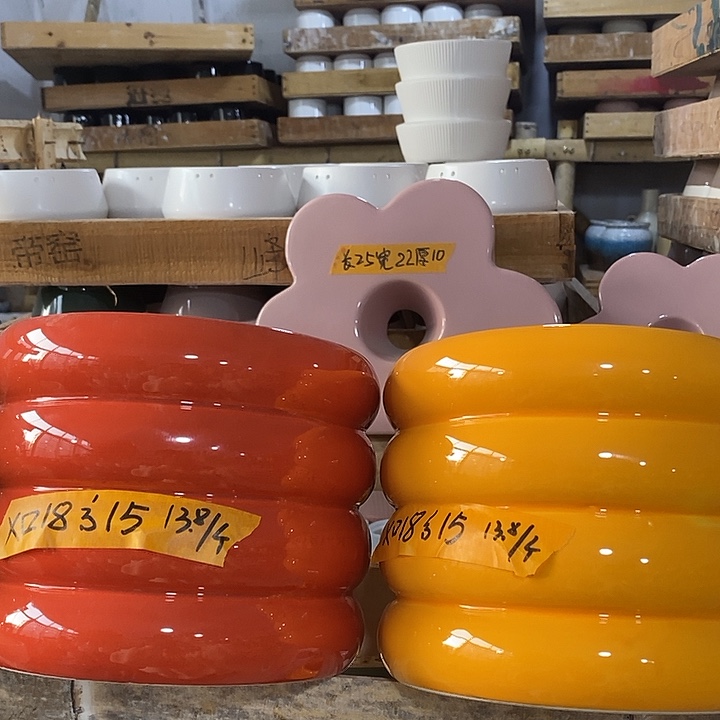 陶盆有孔 瑕疵针孔漏釉介意勿拍外口 18外高15