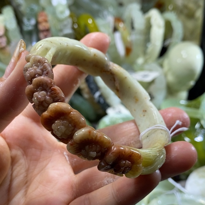 岫玉未镶嵌岫玉手镯55.56九尾狐狸