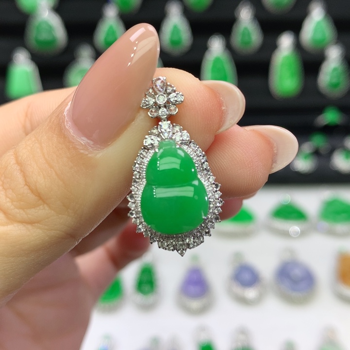 翡翠吊坠(不含链)18K金镶嵌