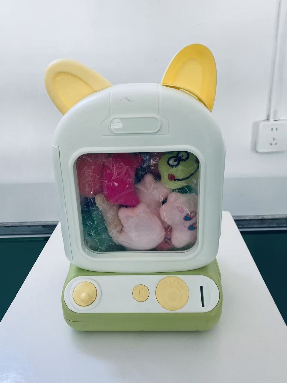 小型家用抓娃娃机玩具非常实用好看大气上档次大人小孩很喜欢的盲