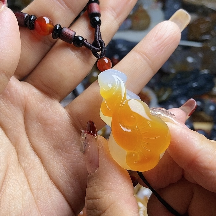 玛瑙/玉髓颈饰未镶嵌