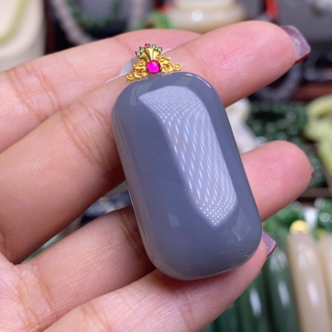 和田玉孤品补贴价冰浓烟紫金镶无事牌未镶嵌