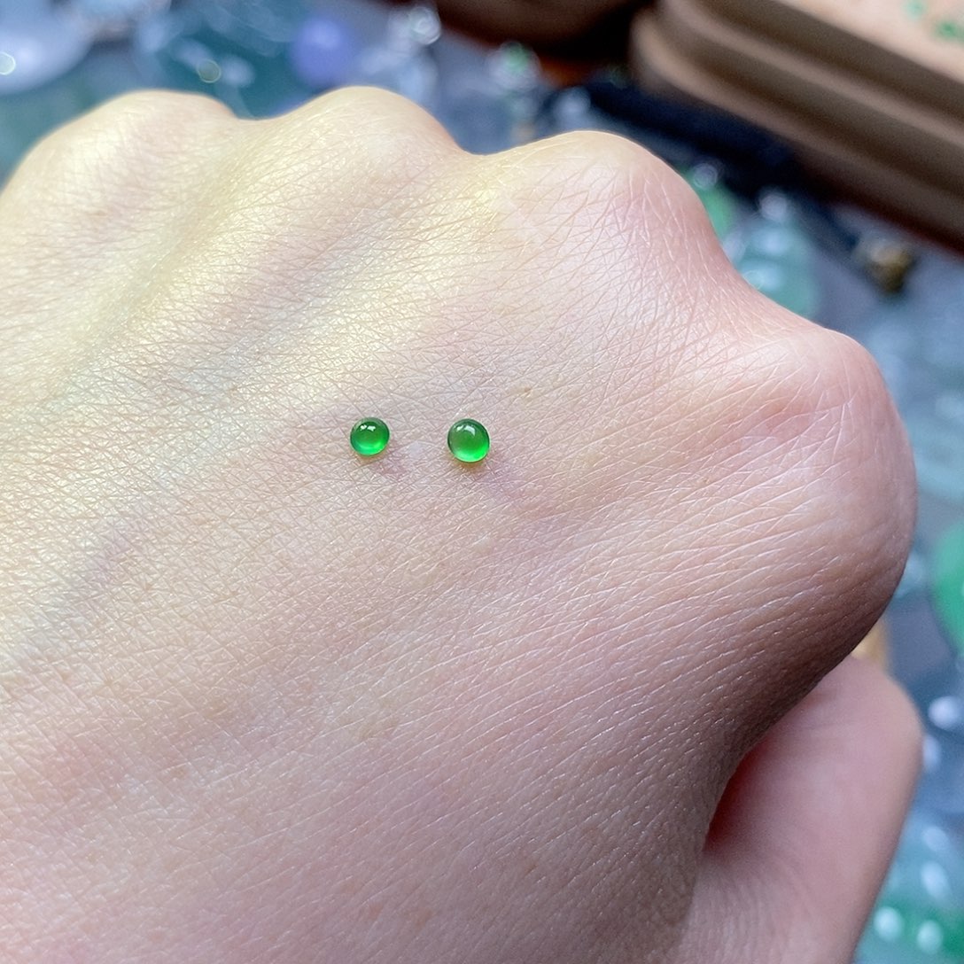 翡翠颈饰未镶嵌人****星翡翠