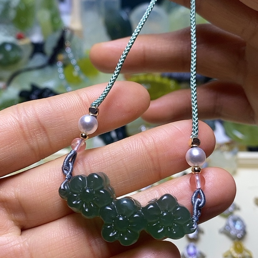 【闪购商品】蛇纹石玉颈饰未镶嵌