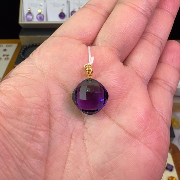 18K金镶嵌颈饰紫晶吊坠