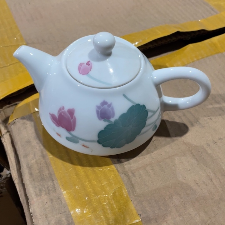 摆件陶瓷盘子碗都好便宜