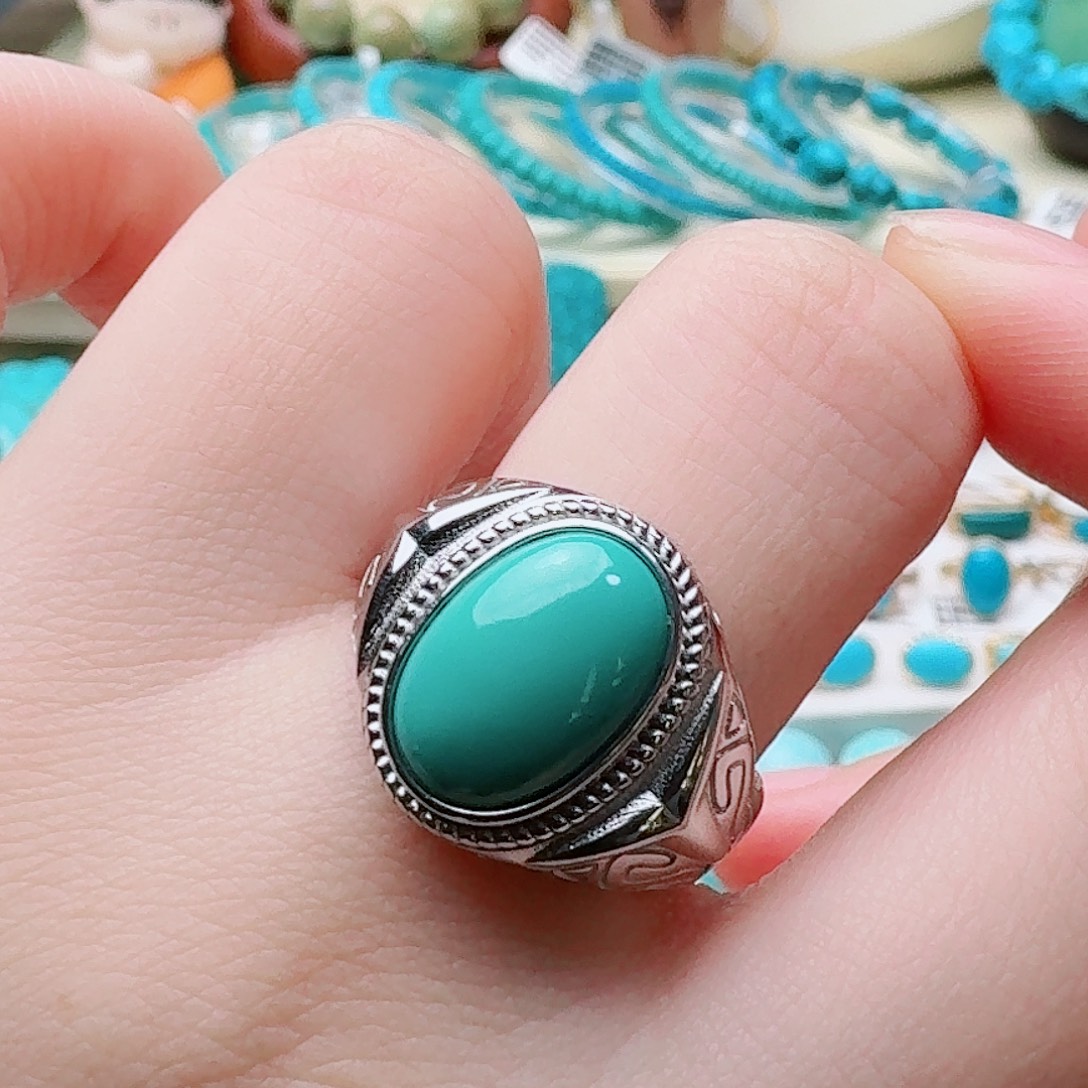 绿松石18K金镶嵌高瓷绿戒指