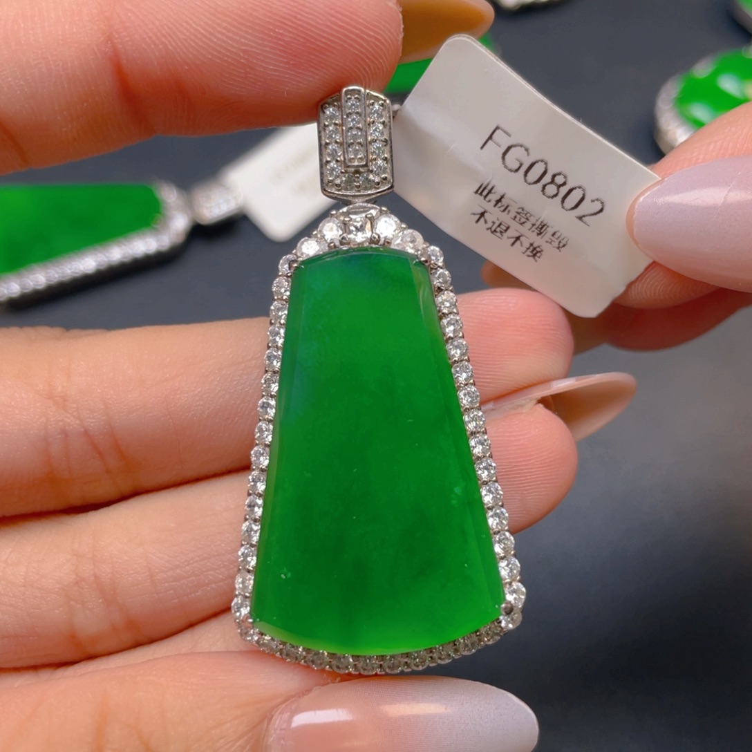 【闪购商品】颈饰银S925镶嵌翡翠翡翠