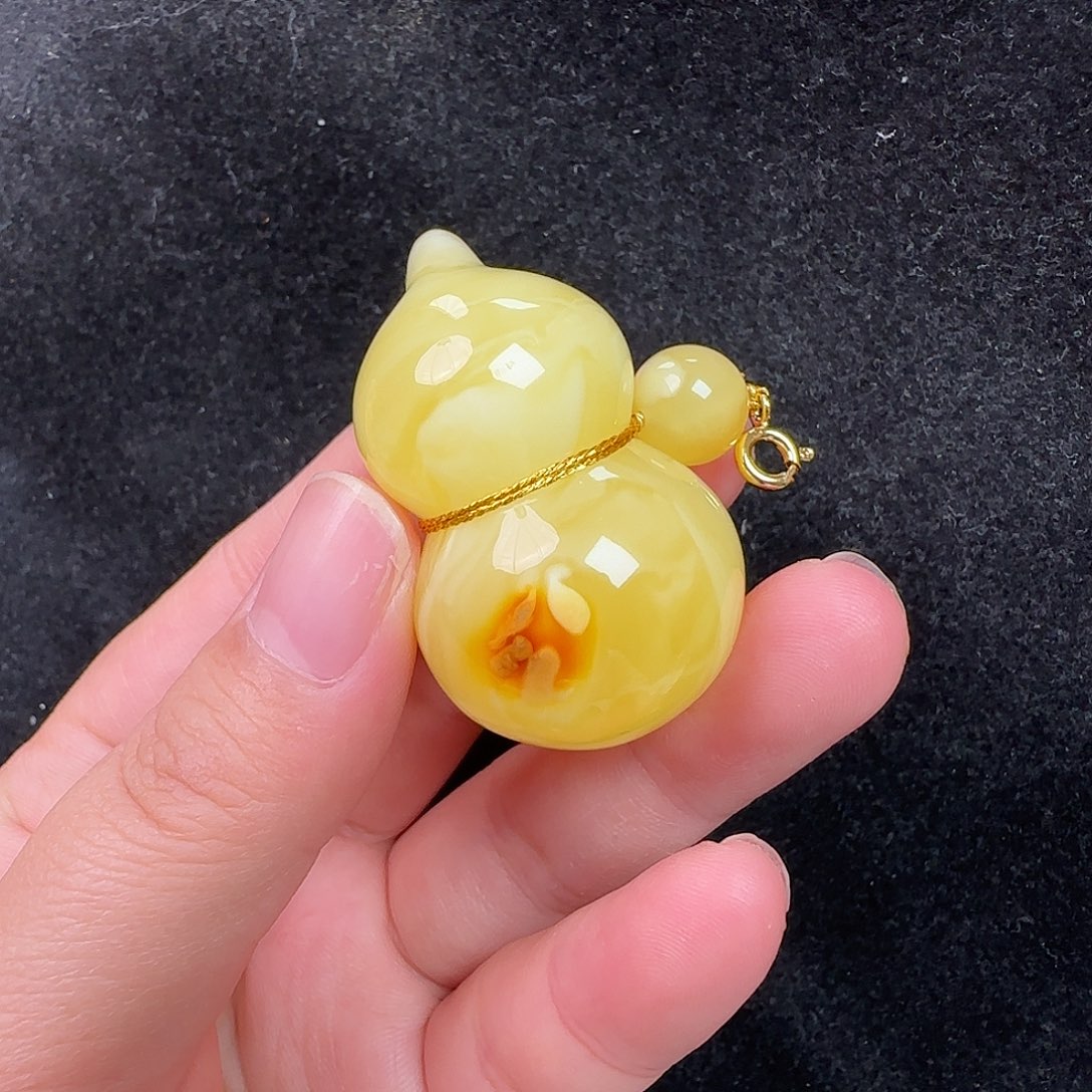 蜜蜡未镶嵌珠宝奇石