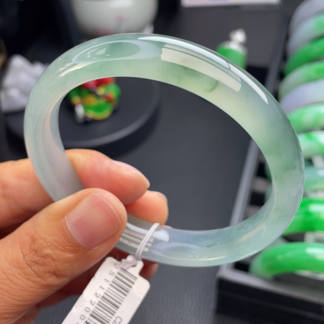 翡翠未镶嵌手镯57正圈翡翠高冰飘花