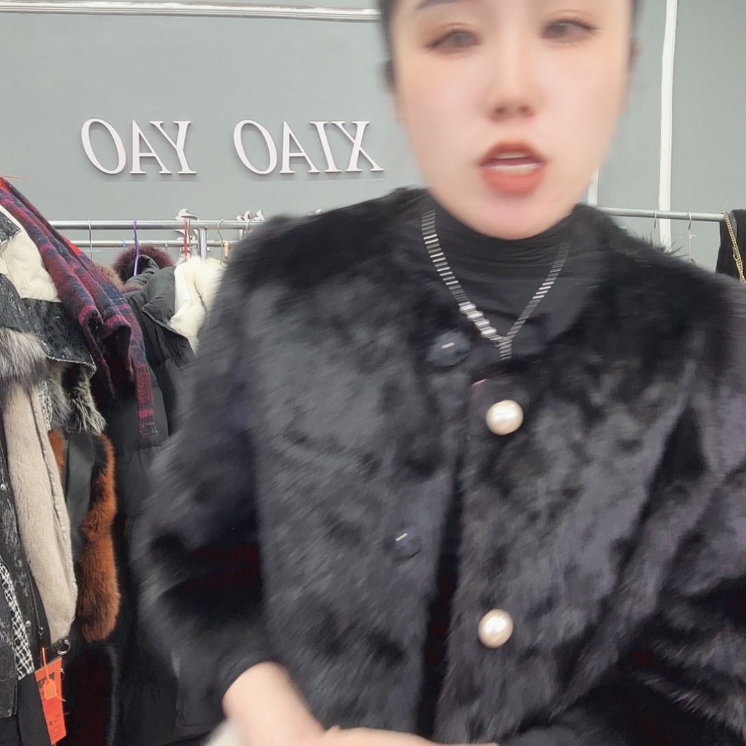 姚小妖家高端皮草