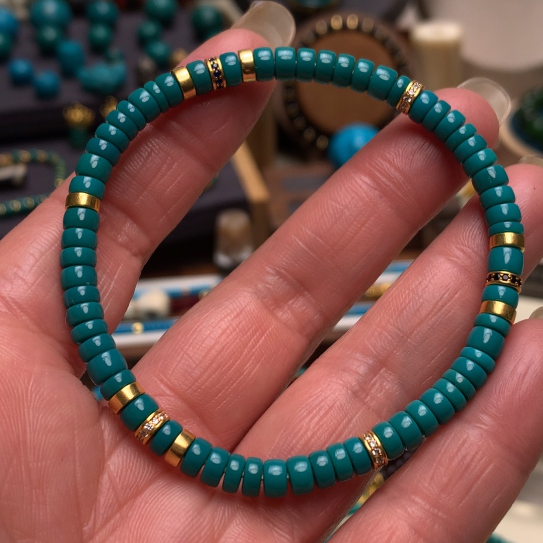 绿松石手串18K金镶嵌?