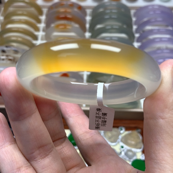 玛瑙/玉髓手镯未镶嵌