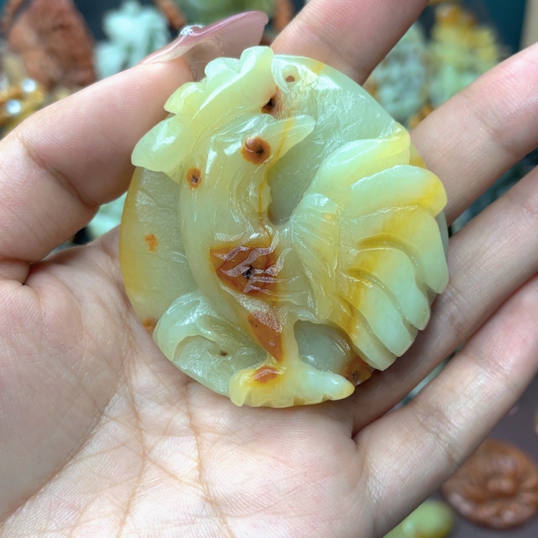 蛇纹石玉颈饰未镶嵌