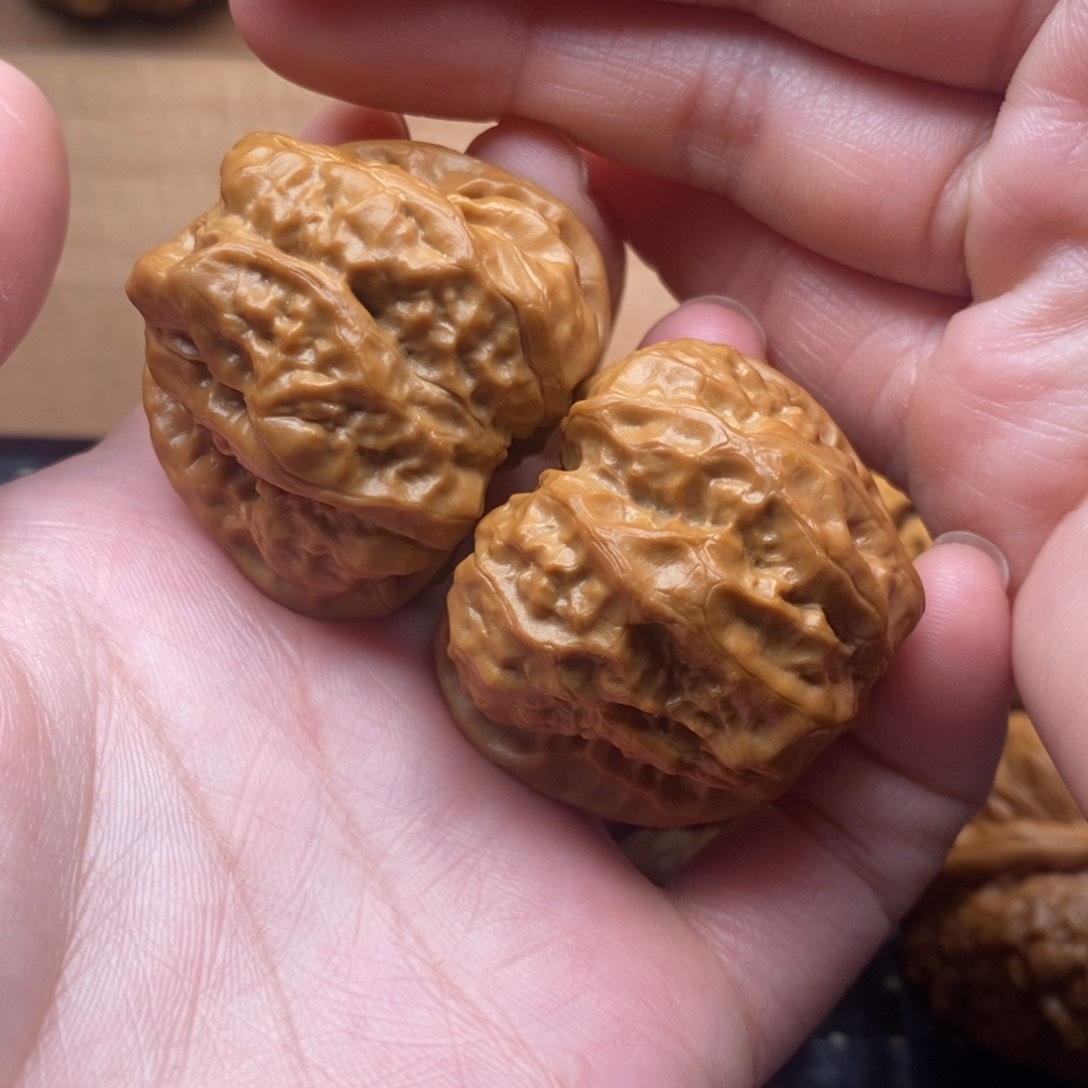 文玩核桃把件奔****?边39左右