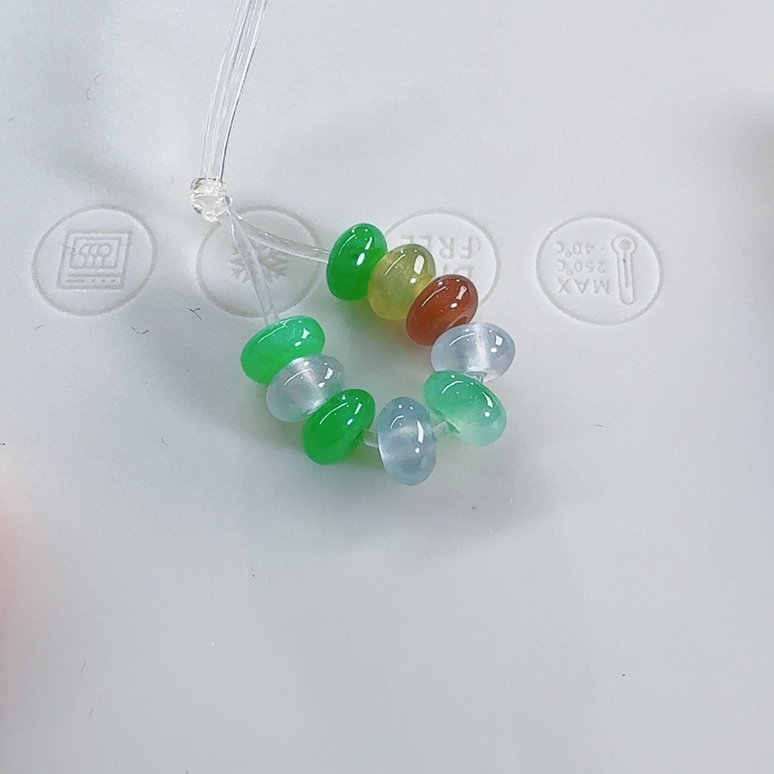 翡翠颈饰未镶嵌算盘珠