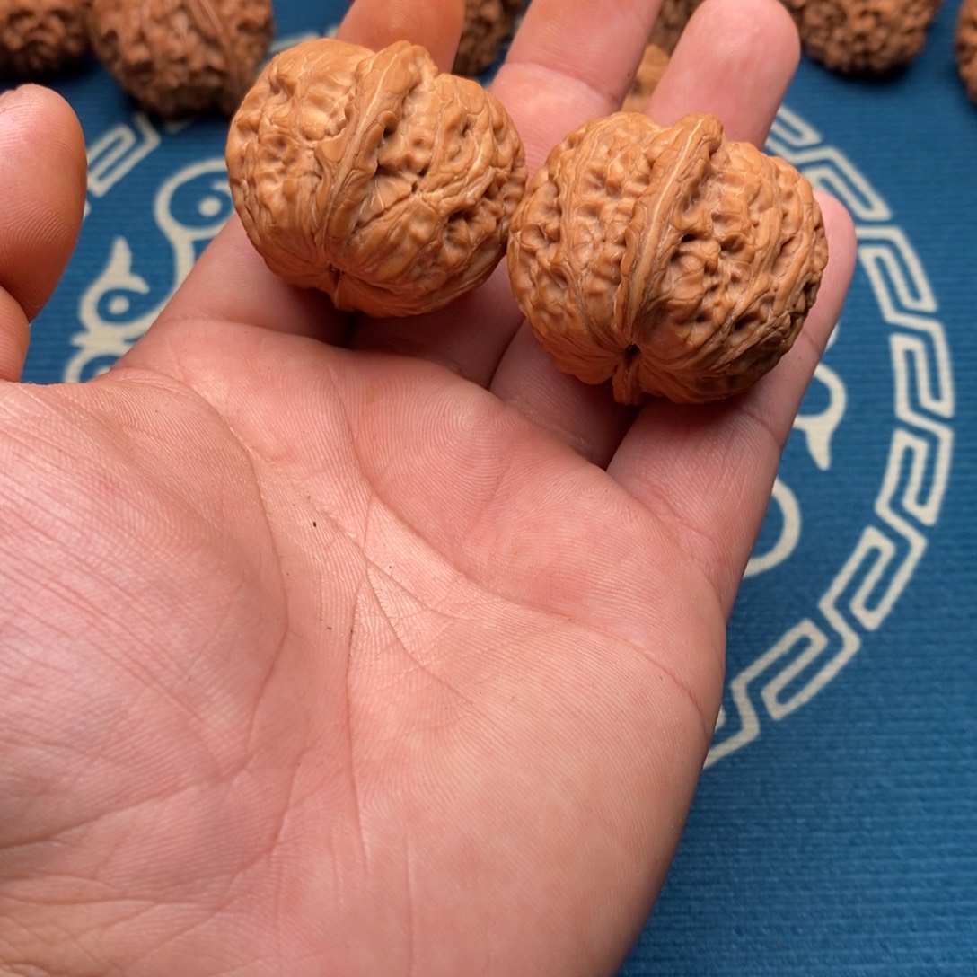 硕****吊坠文玩核桃40元宝