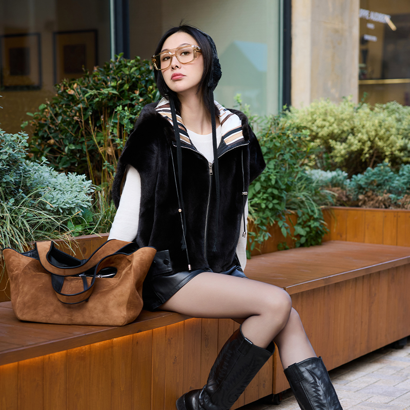 TRACYCHU北美奇迹无染色顶奢宝嘉美奢华连帽大马甲百搭款冬季新款