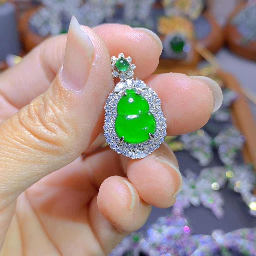 翡翠颈饰银S925镶嵌天然翡翠