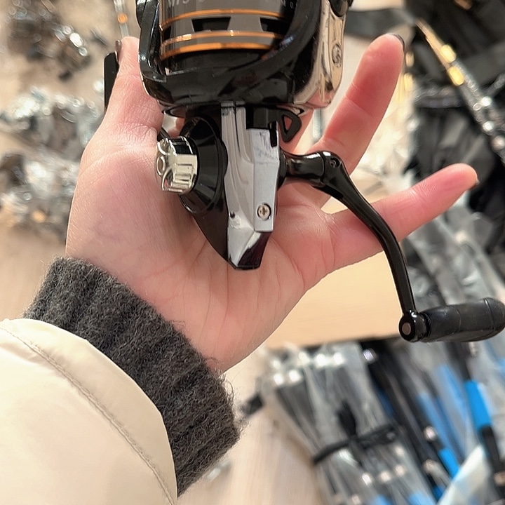 开***着2500金属渔轮瑕疵处理