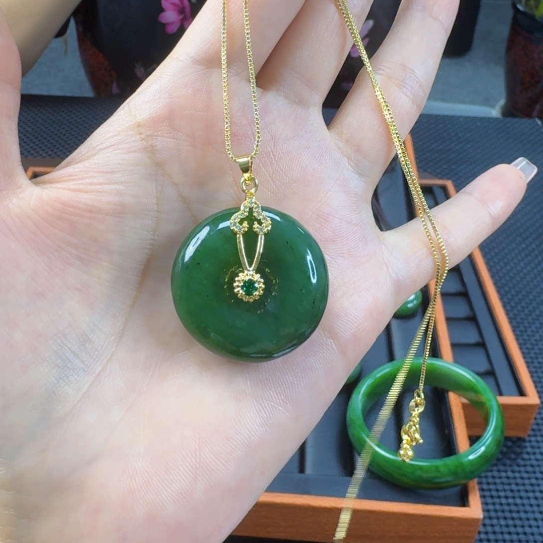 和田玉（碧玉）合金颈饰