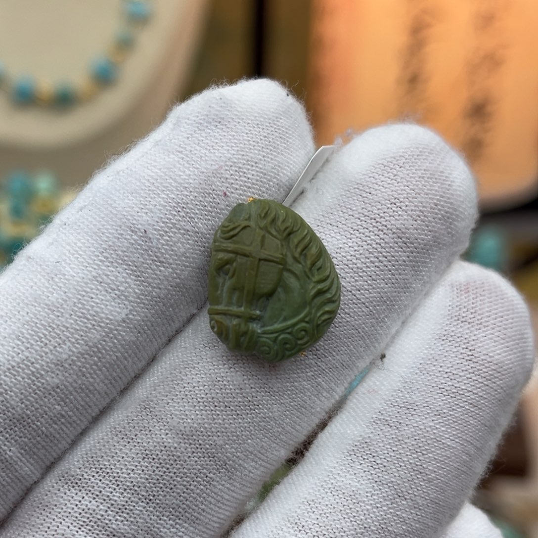 绿松石未镶嵌珠宝奇石马首 高度卡17 73