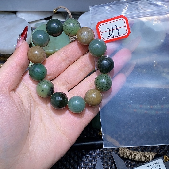 和田玉和田玉边角料随机发未镶嵌