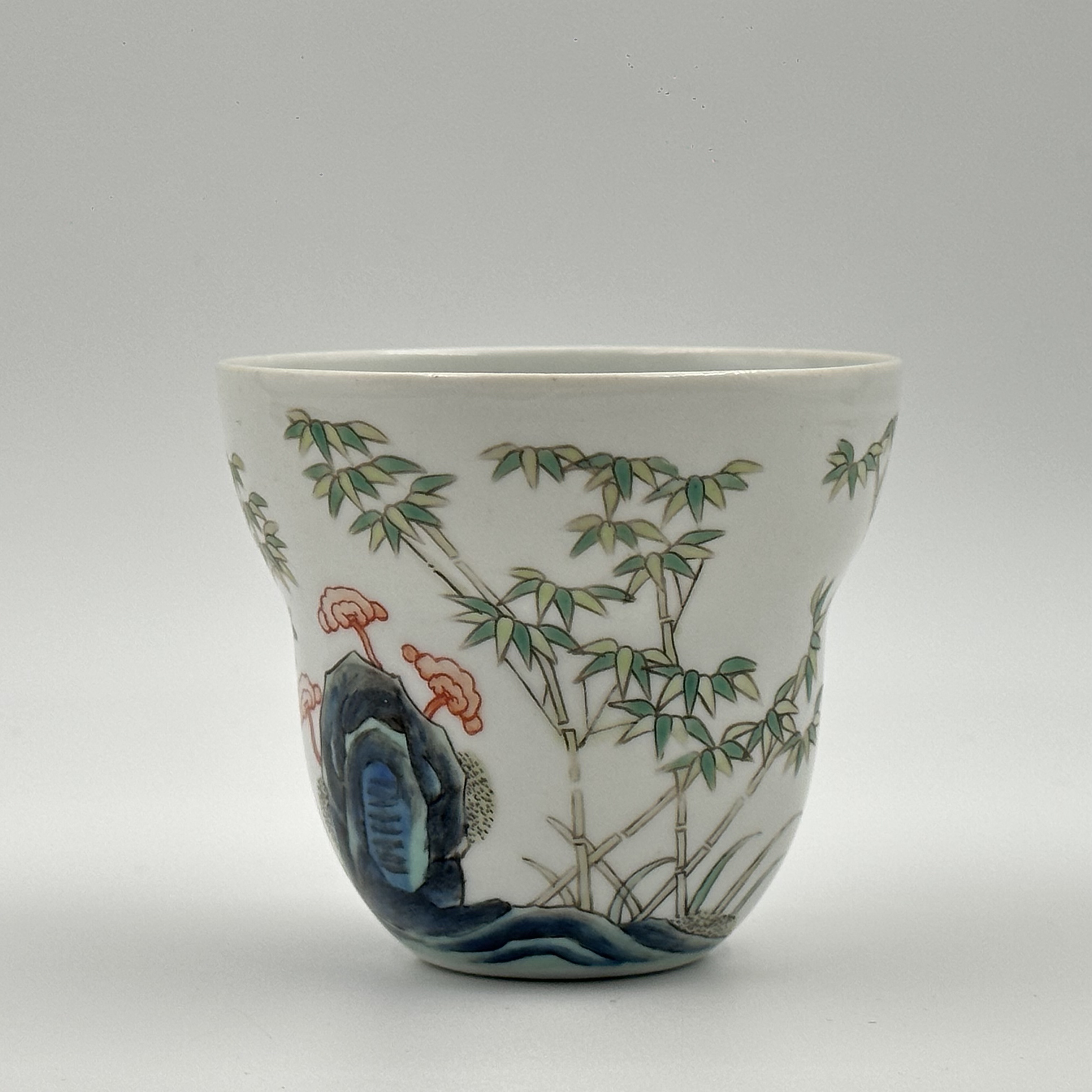 1895 清晚期粉彩竹石纹束腰杯