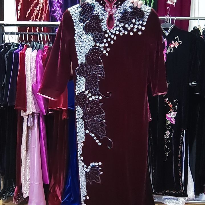 燕***格酒红色金丝绒重工长款旗袍l码