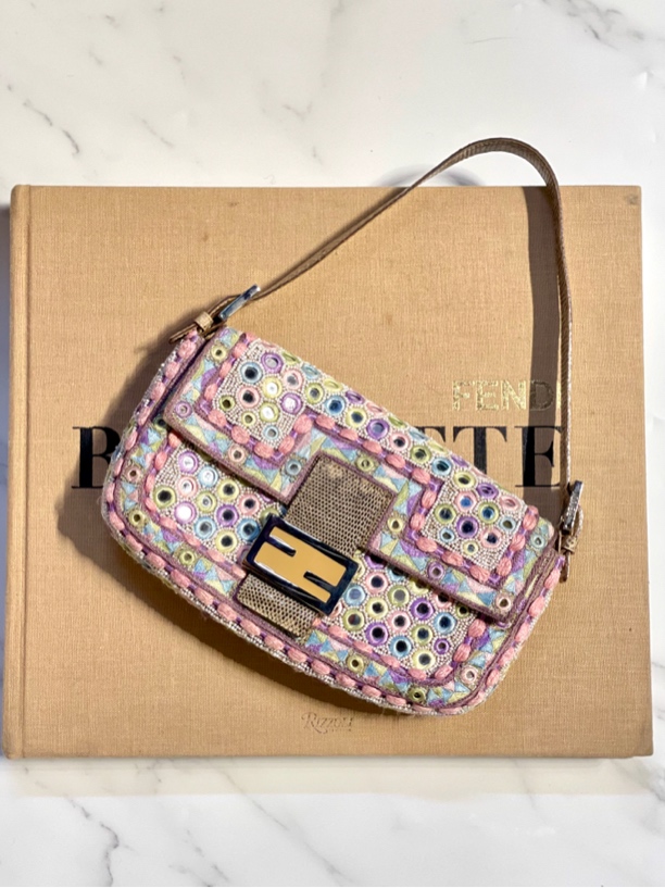 95新 FENDI/芬迪 夏七中古/甜甜圈镜面法棍/单肩包