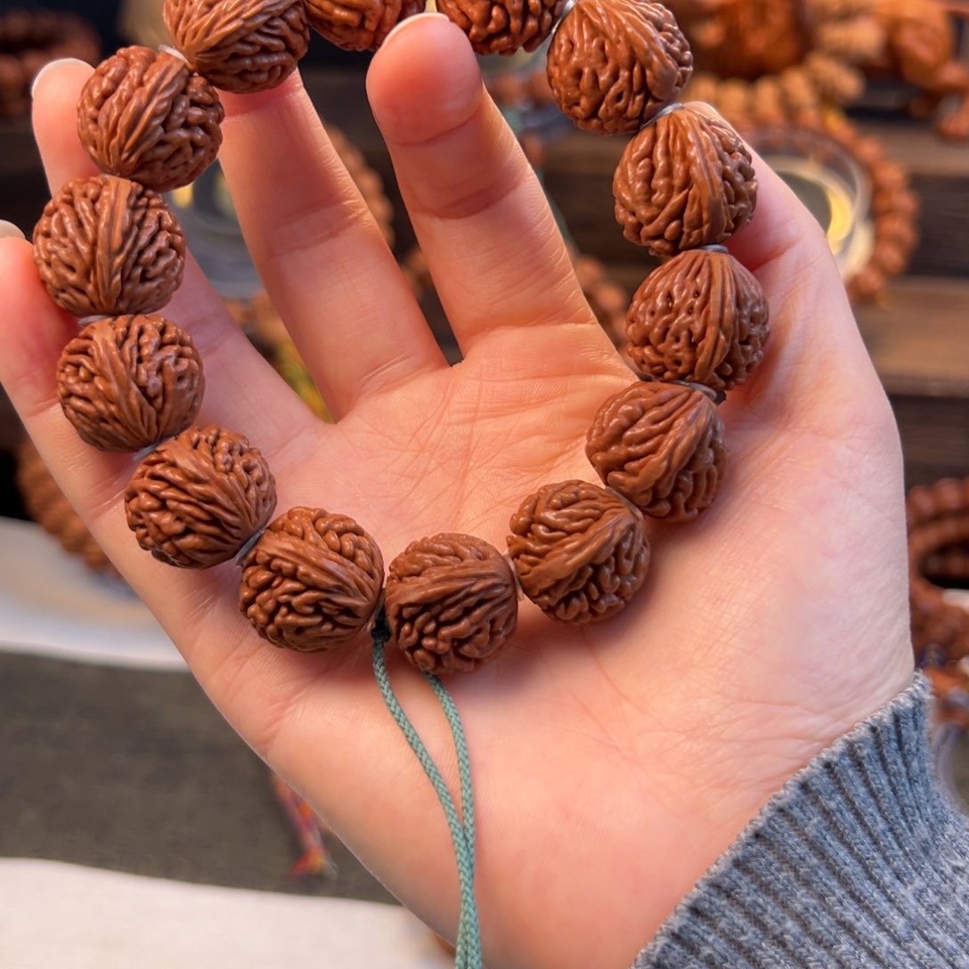 【闪购商品】桃核吊坠20刺龙元宝