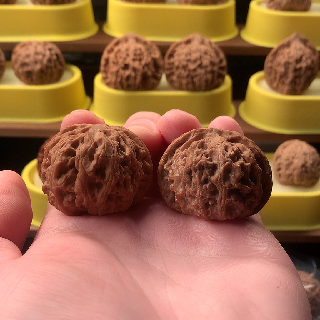 文玩核桃吊坠苹果园