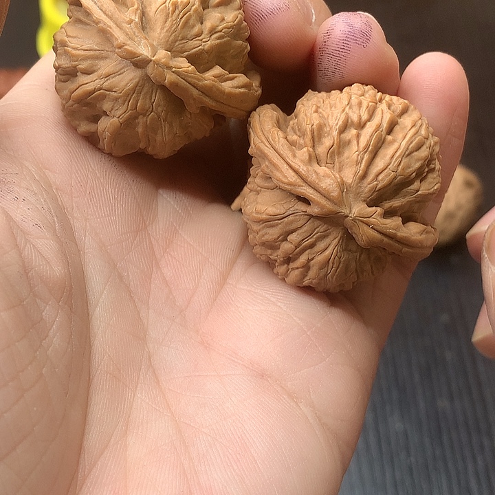 文玩核桃吊坠38 球白