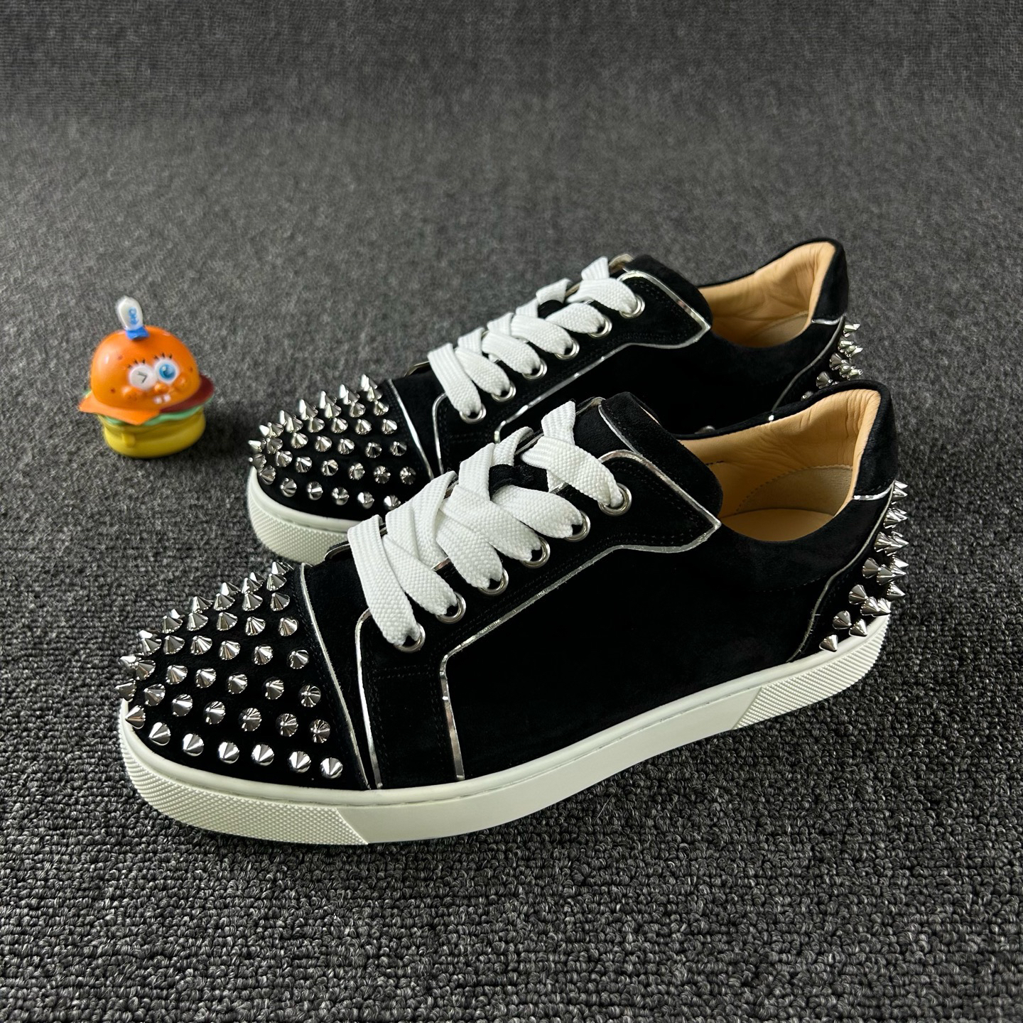 95新 Christian Louboutin/克里斯提·鲁布托 休闲鞋36.5码 HB5163