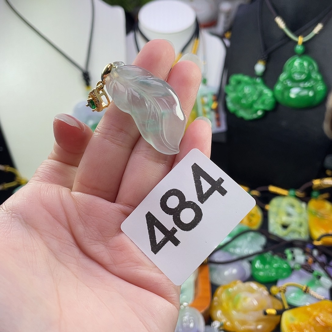 吊坠(赠链)未镶嵌翡翠