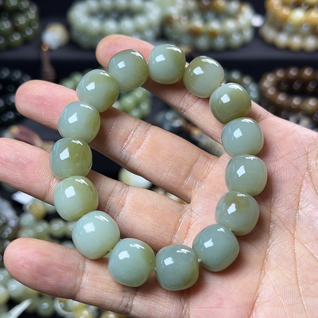 和田玉手链未镶嵌喀****流新疆且末青白玉卡14老型 油润 