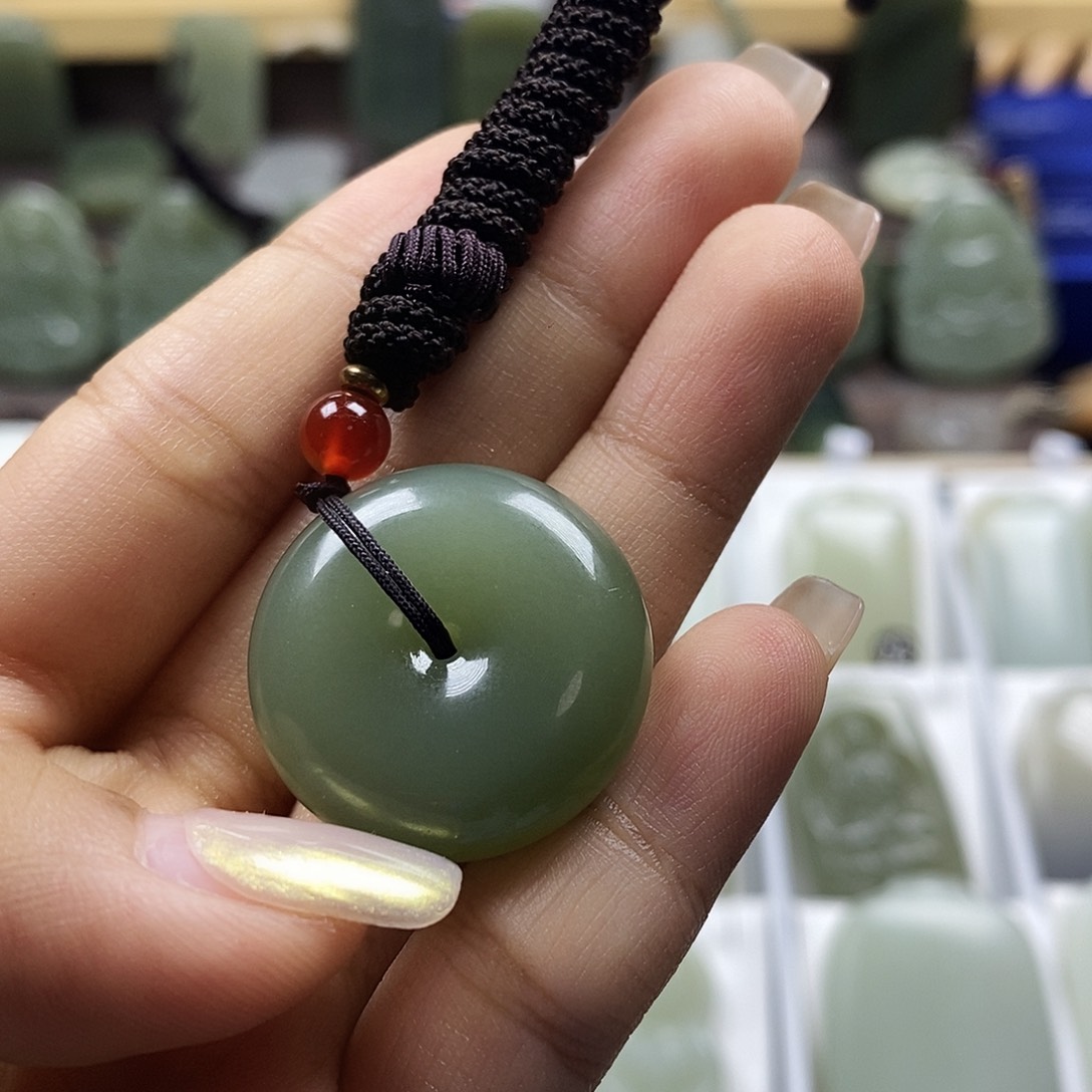 和田玉未镶嵌颈饰平安扣26mm