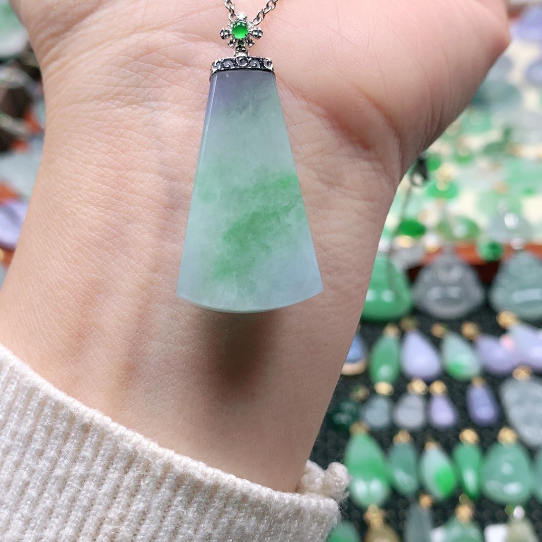 吊坠(不含链)18K金镶嵌翡翠