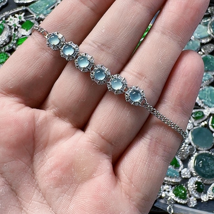 翡翠颈饰未镶嵌天然A货翡翠放漏