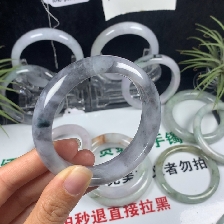 翡翠未镶嵌手镯25号。55.5圈
