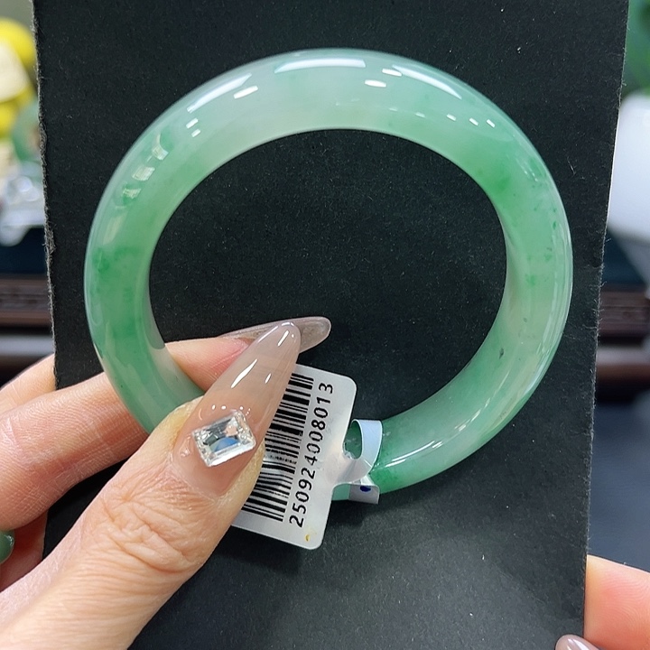 平***谈石英质玉（非洲翠）未镶嵌手镯