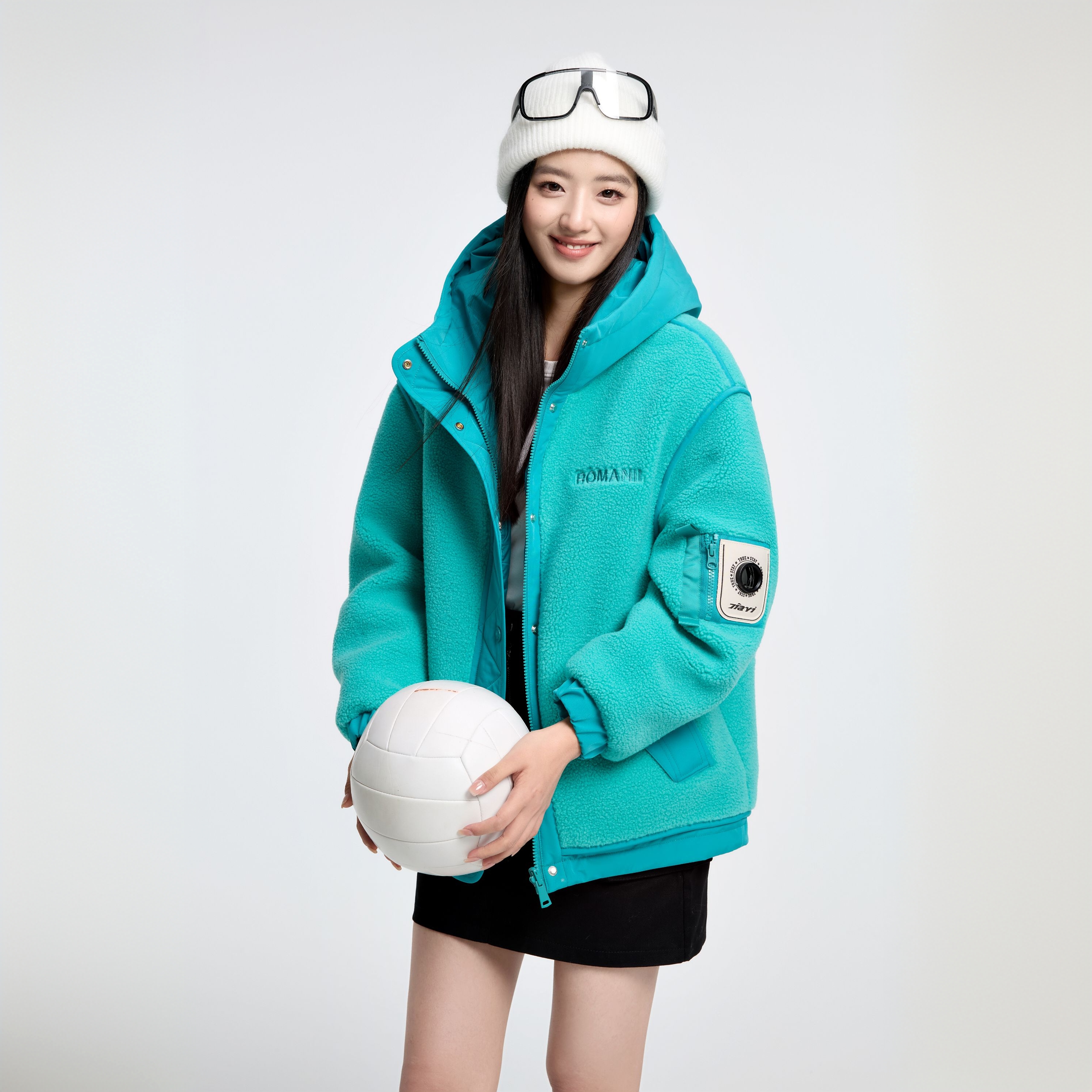 YAYA/鸭鸭秋冬季时尚拼色休闲保暖加厚宽松短款羽绒服连帽加绒