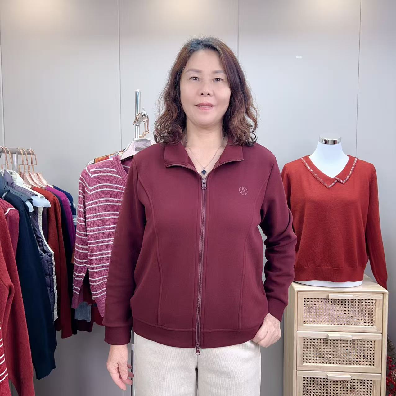 常规立领厚款宽松型中老年女装开衫春秋秋季加厚外套气质