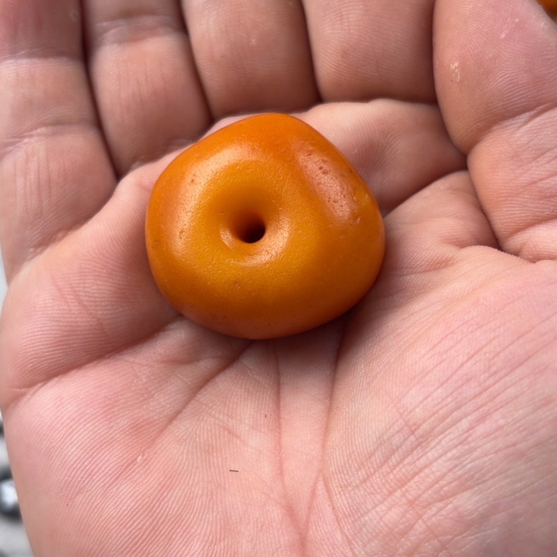 娟***子蜜蜡未镶嵌颈饰老蜜蜡