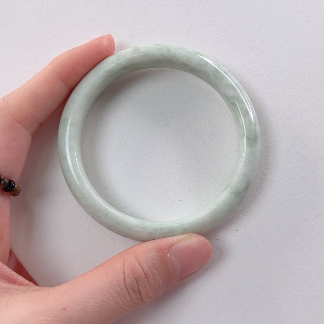 蓝田玉（蛇纹石化大理石玉）手镯未镶嵌篮****?