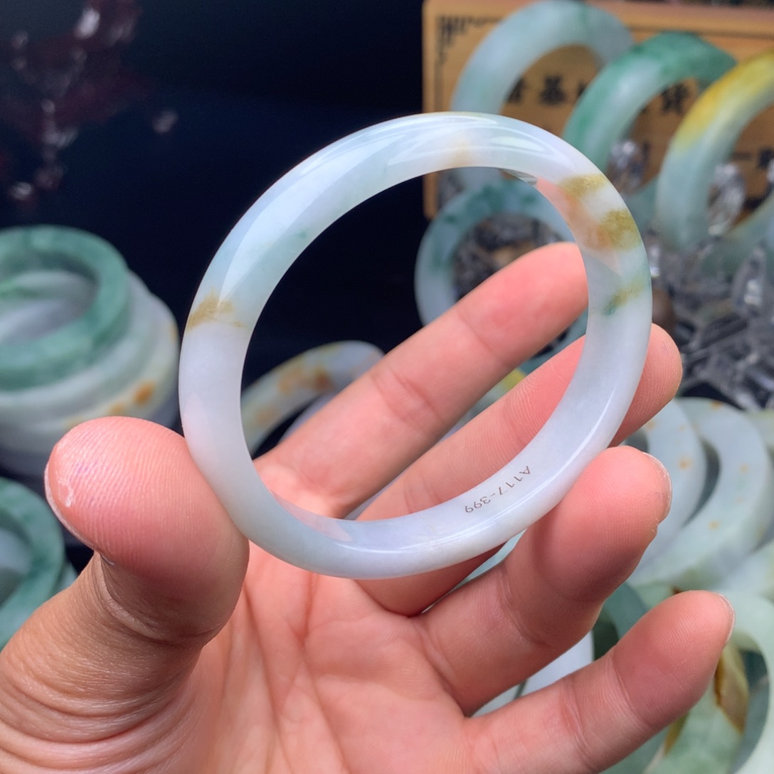 翡翠手镯未镶嵌手镯