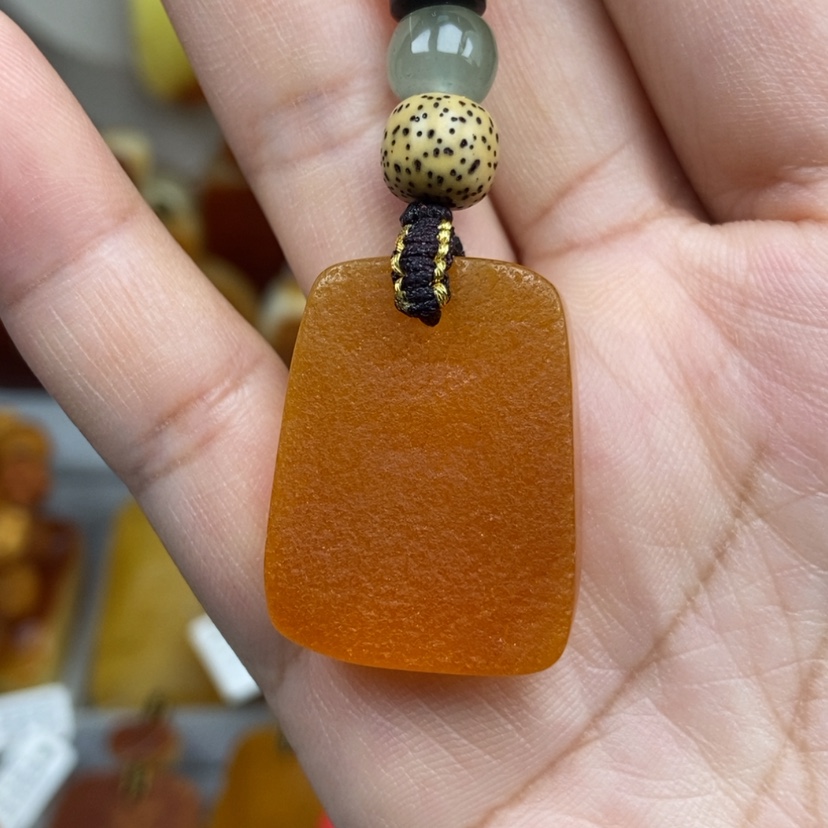【闪购商品】琥珀颈饰未镶嵌