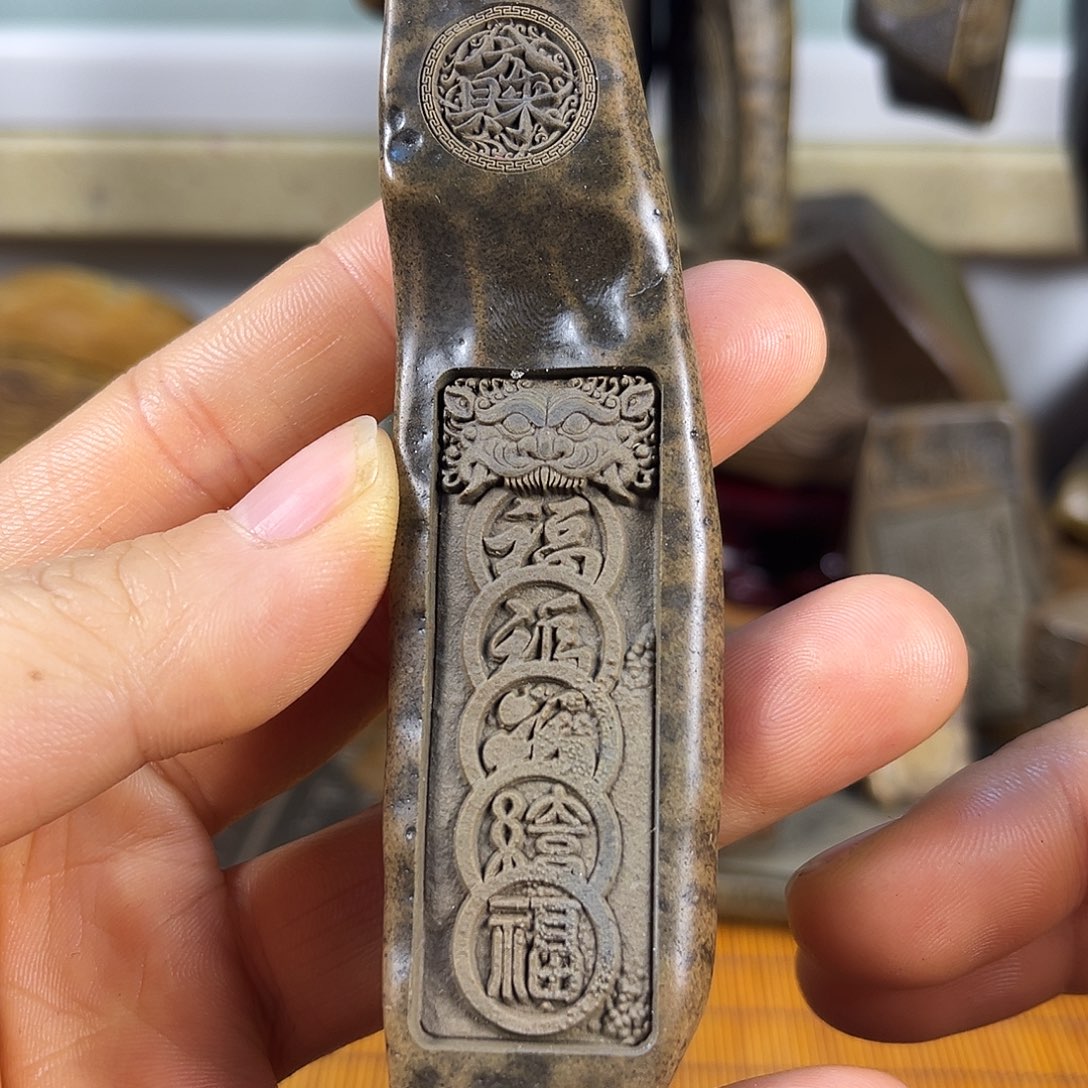 新疆戈壁石原石雕刻