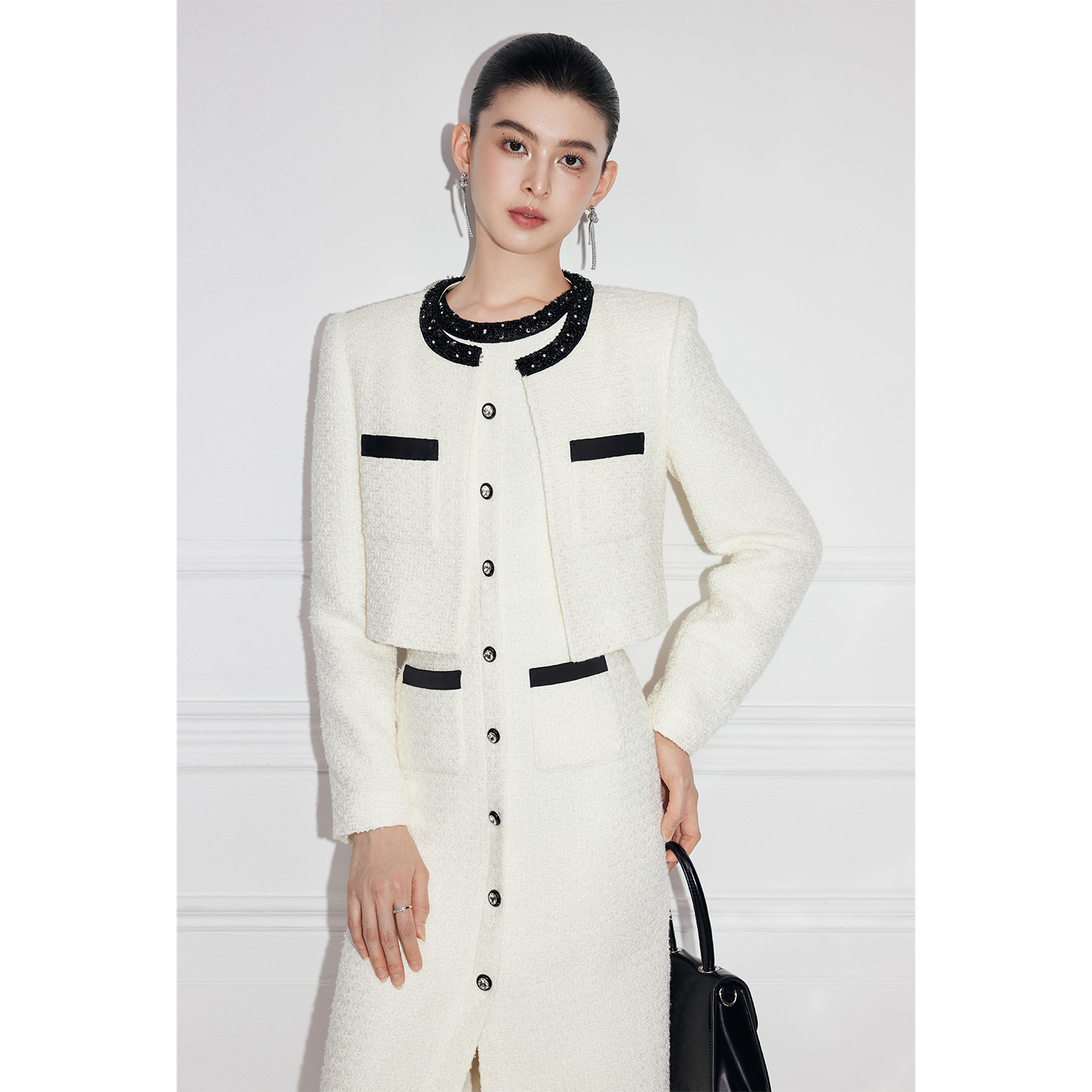 MandyZhang矜贵优雅白色钉珠小香风短外套女春季设计感气质小上衣