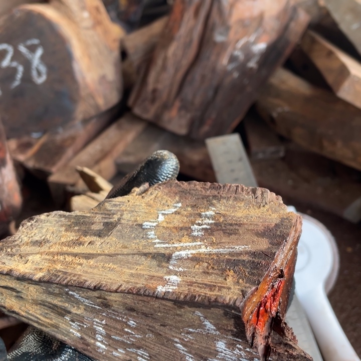 交趾黄檀（大红酸枝）空**雪